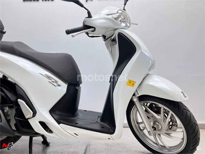 Honda SH 125i – Vista 3