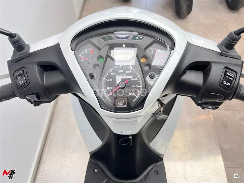Honda SH 125i – Vista 7
