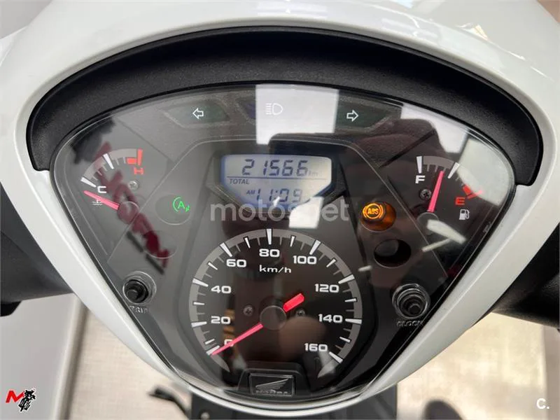 Honda SH 125i – Vista 8