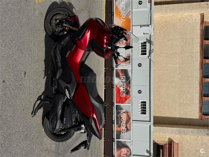 Honda ADV 350 – Vista 2