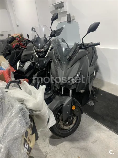 Yamaha XMAX 400 – Vista 4