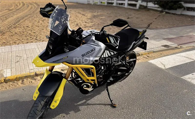 Suzuki V-Strom 800 – Vista 6