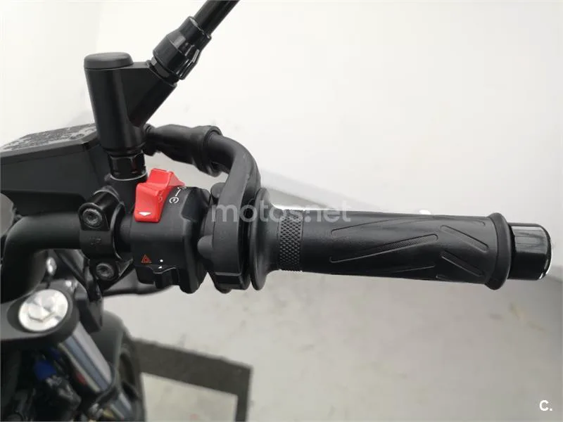 Yamaha XSR 700 – Vista 8