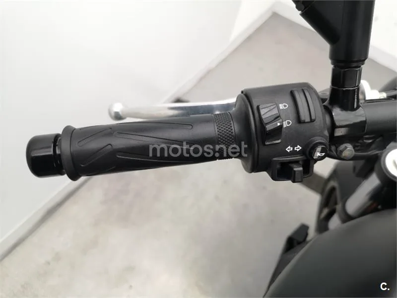 Yamaha XSR 700 – Vista 9