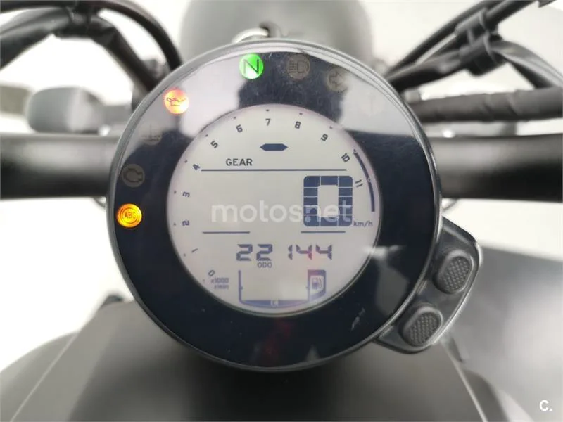 Yamaha XSR 700 – Vista 10