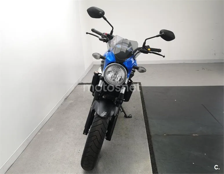 Suzuki SV 650 – Vista 15