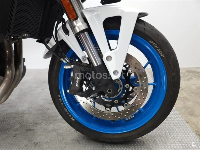 Suzuki GSX-8S – Vista 11