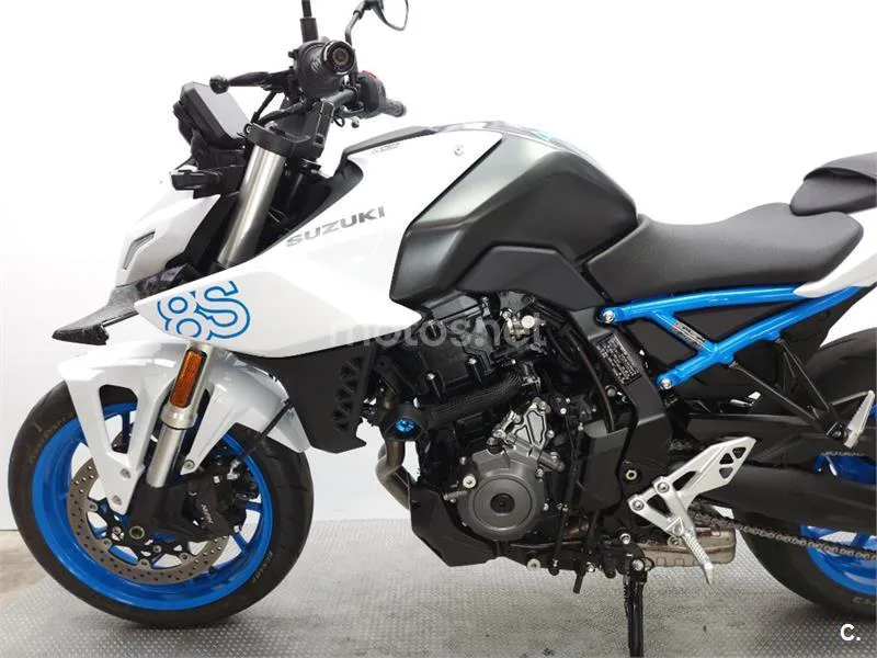 Suzuki GSX-8S – Vista 22