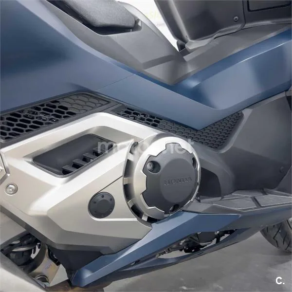 Honda Forza 750 – Vista 23
