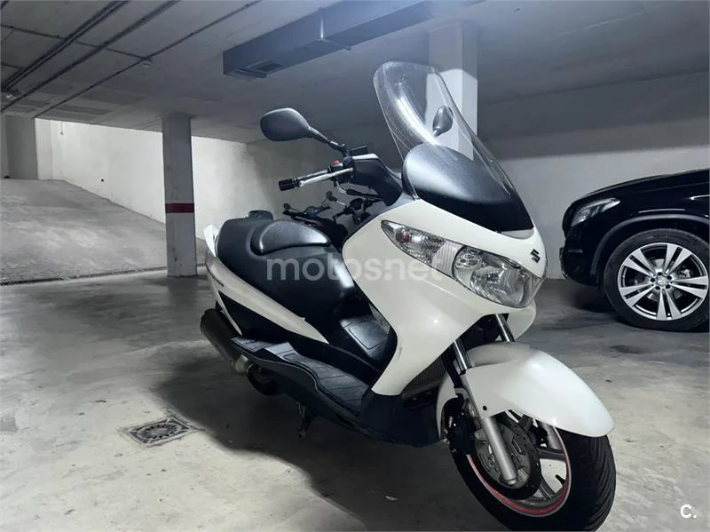 Suzuki Burgman 125 – Vista 7