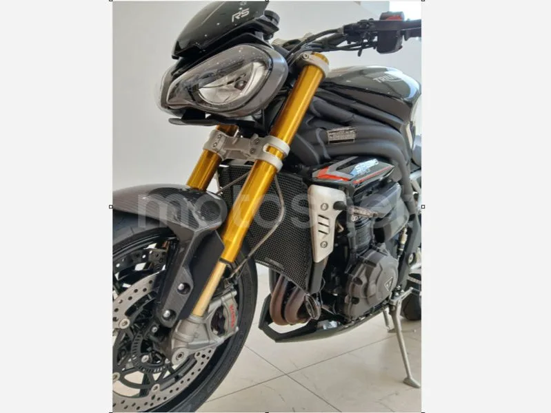 Triumph Speed Triple - Vista 5