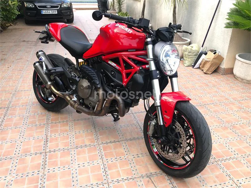 Ducati Monster 821 – Vista 2