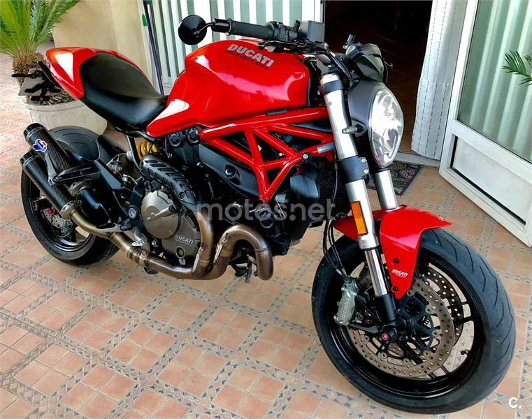 Ducati Monster 821 – Vista 3