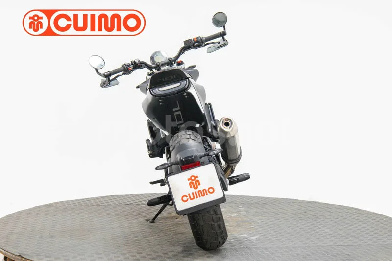 Husqvarna Svartpilen 701 – Vista 11