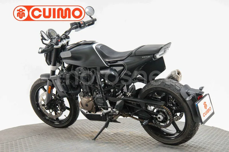 Husqvarna Svartpilen 701 – Vista 13