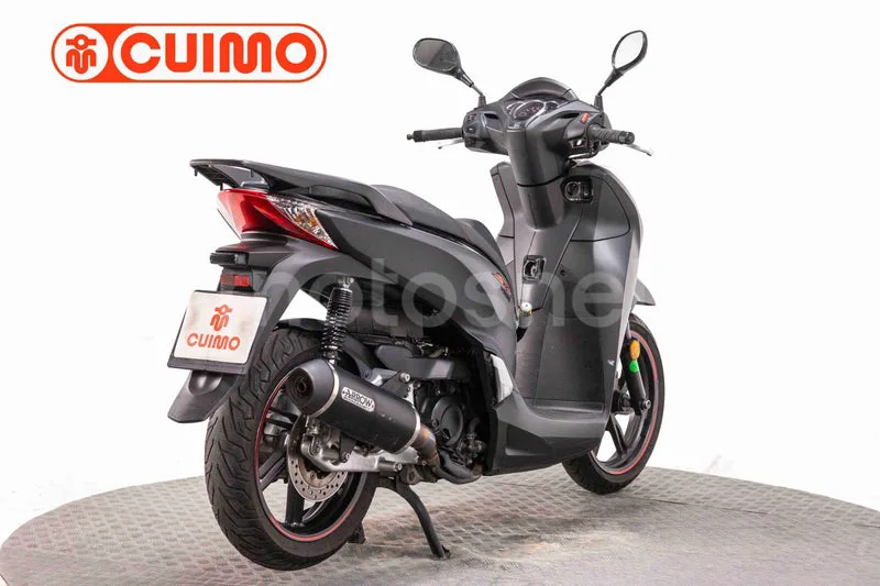 Honda SH 300i – Vista 9