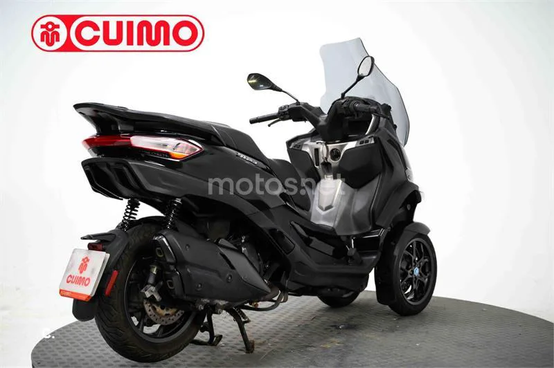 Piaggio MP3 400 – Vista 4