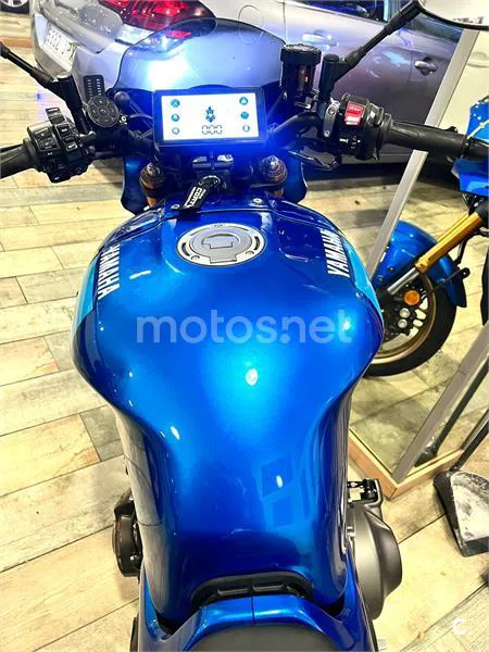 Yamaha XSR900 – Vista 7