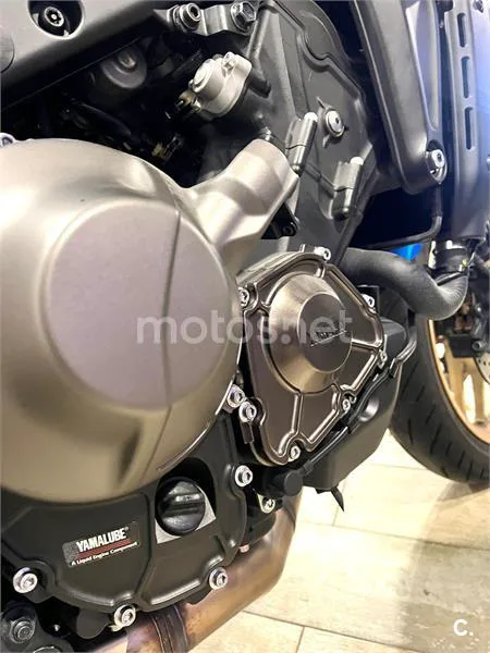 Yamaha XSR900 – Vista 10