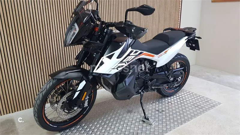 KTM 790 – Vista 21