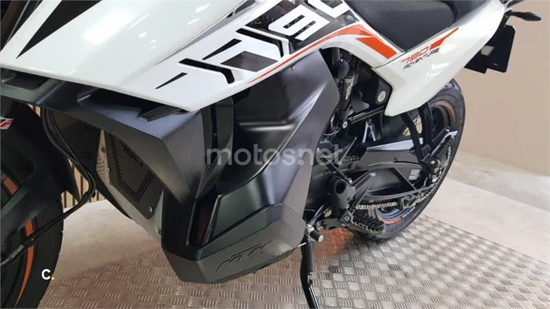 KTM 790 – Vista 25