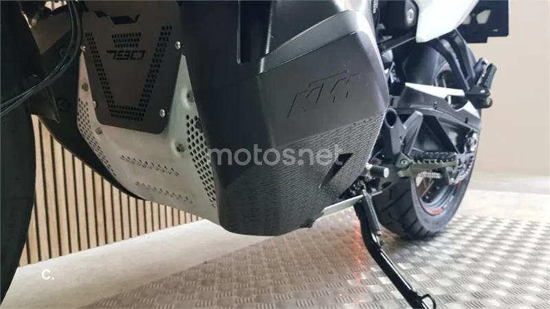 KTM 790 – Vista 36