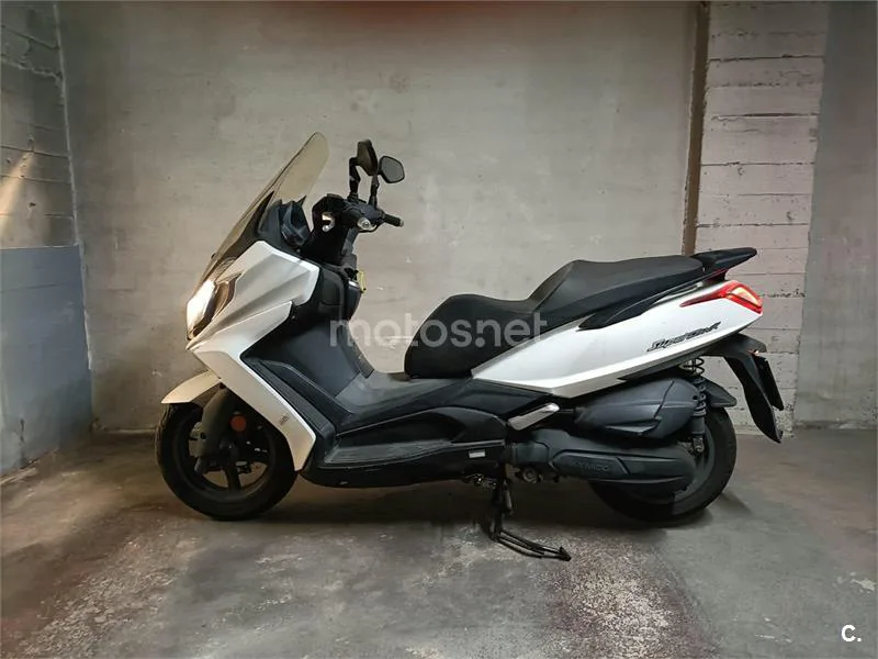 Kymco Super Dink 125 – Vista 3