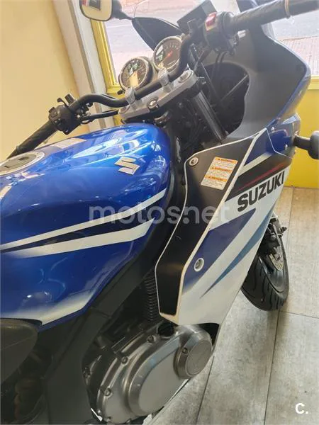 Suzuki GS 500 – Vista 4