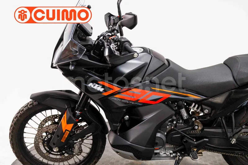 KTM 790 – Vista 17