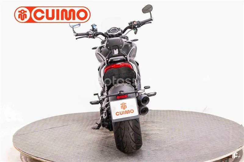 Triumph Rocket – Vista 12