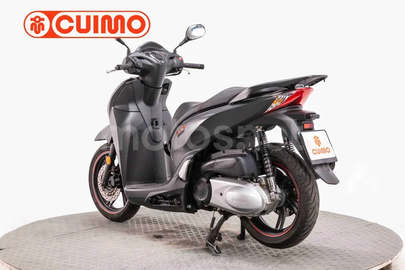 Honda SH 300i – Vista 13