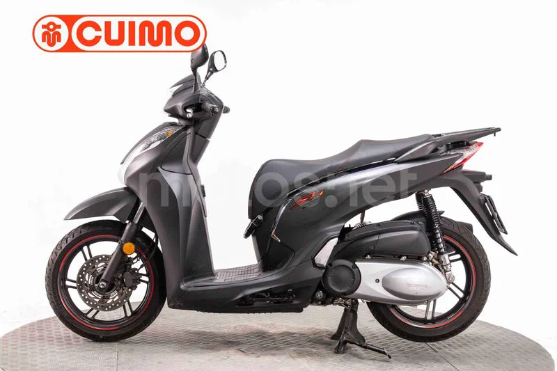 Honda SH 300i – Vista 15
