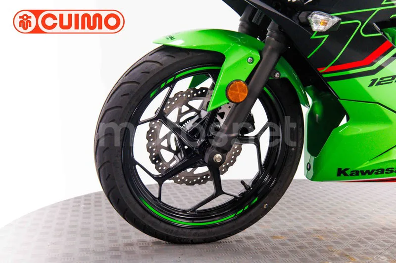 Kawasaki Ninja 125 – Vista 21
