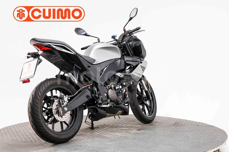 Aprilia Tuono 125 – Vista 9
