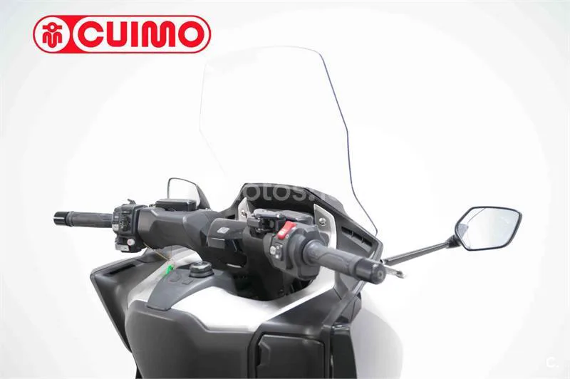 Honda Forza 750 – Vista 15