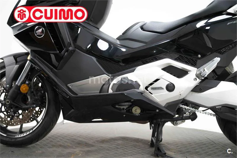 Honda Forza 750 – Vista 19