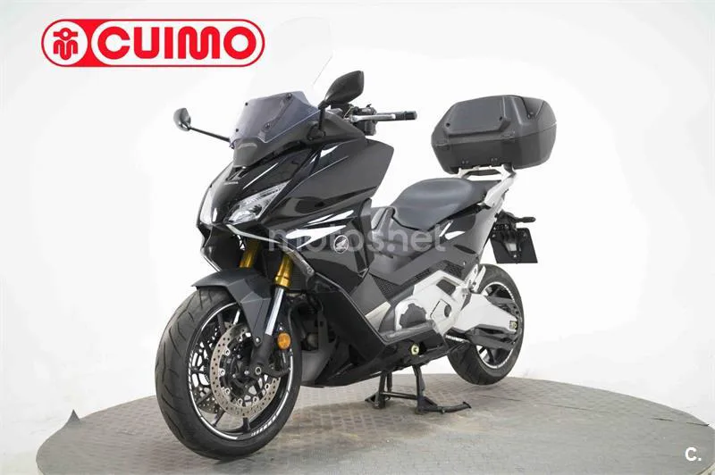 Honda Forza 750 – Vista 9