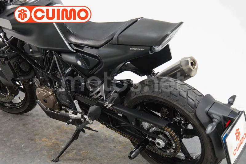 Husqvarna Svartpilen 701 – Vista 14