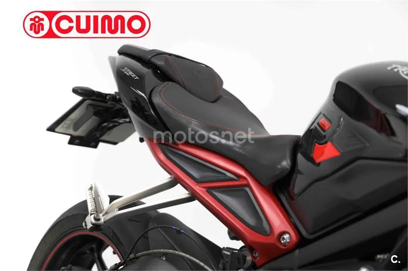 Triumph Street Triple – Vista 12