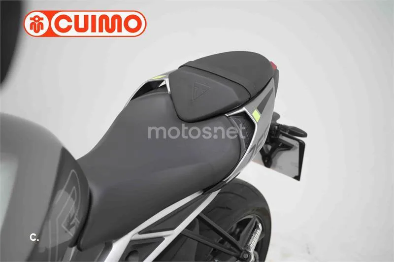 Triumph Street Triple – Vista 23