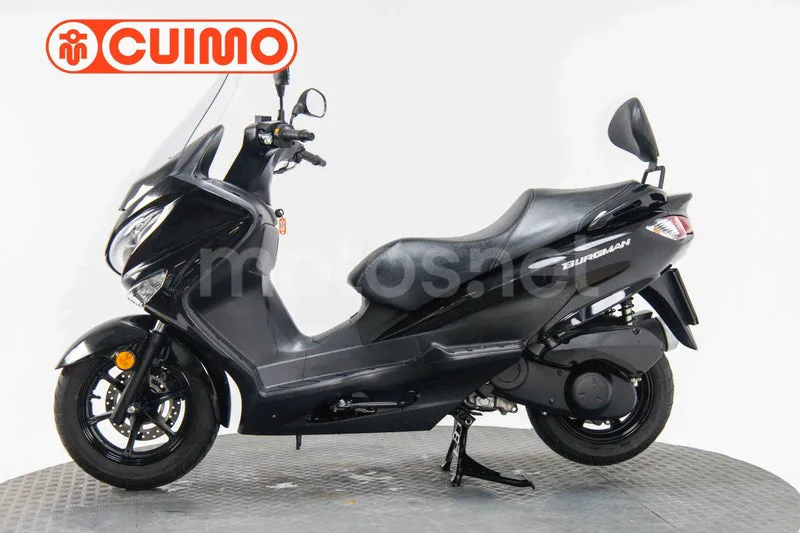 Suzuki Burgman 200 – Vista 15