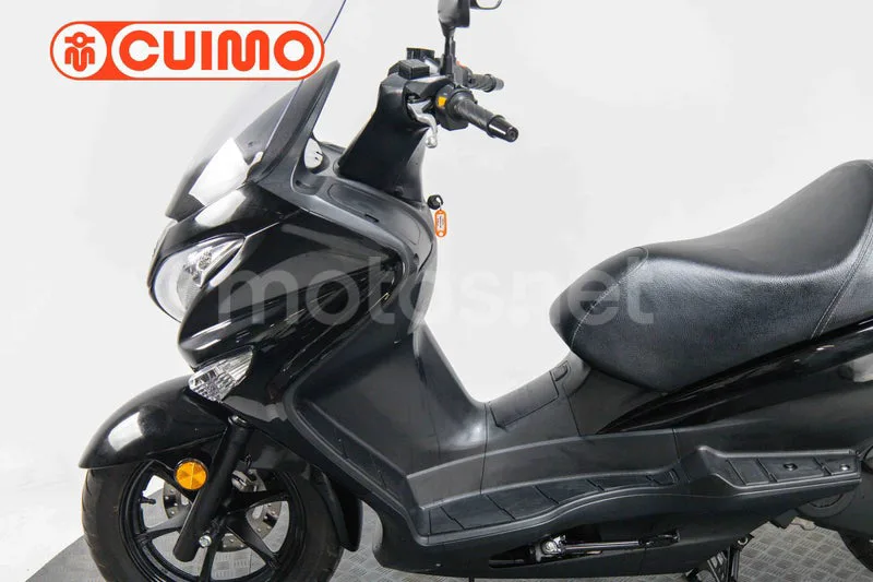 Suzuki Burgman 200 – Vista 17