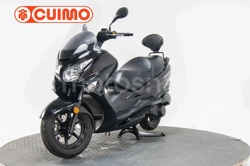 Suzuki Burgman 200 – Vista 18