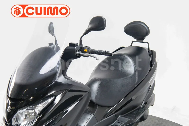 Suzuki Burgman 200 – Vista 19