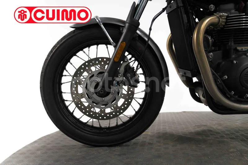 Triumph Bonneville T100 – Vista 21