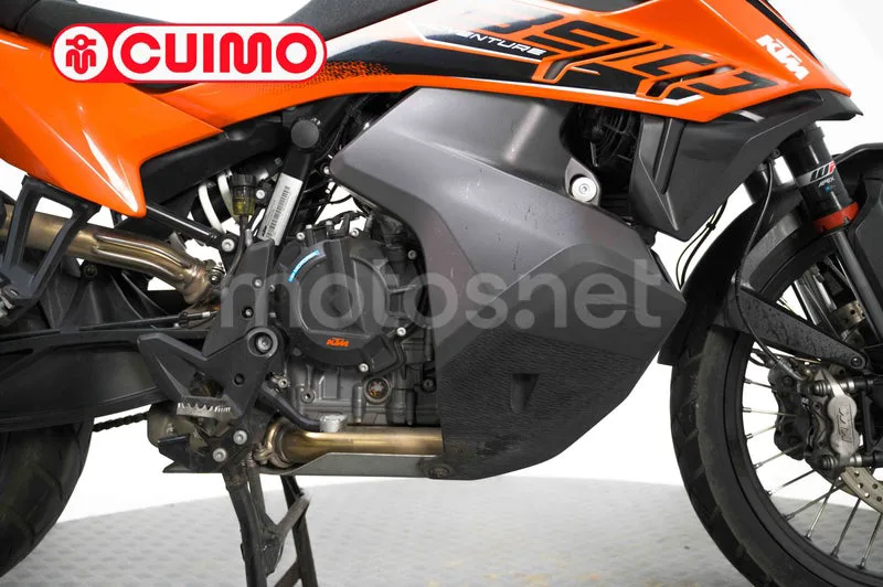 KTM 890 – Vista 13