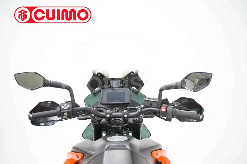 KTM 890 – Vista 17
