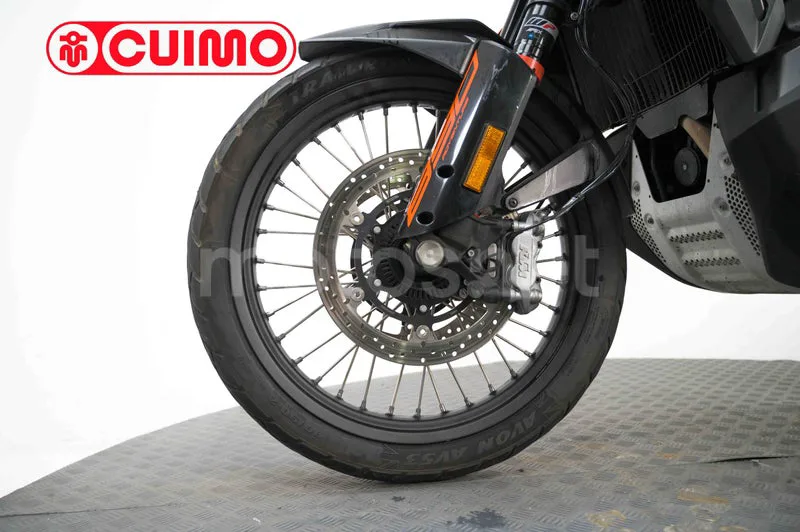 KTM 890 – Vista 21