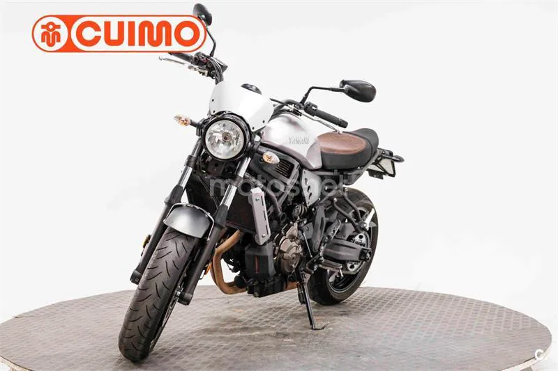 Yamaha XSR 700 – Vista 18