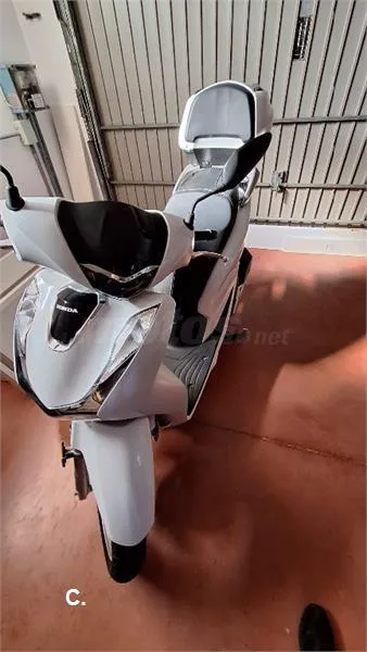 Honda SH125i – Vista 3